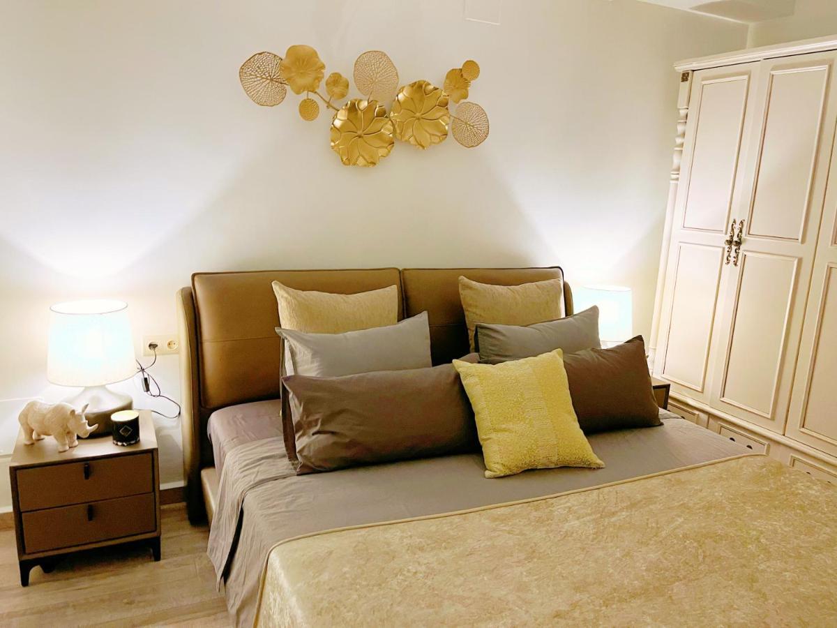 Cheerful Townhouse Center Sitges 5 Bedrooms Pool And Terrace Kültér fotó