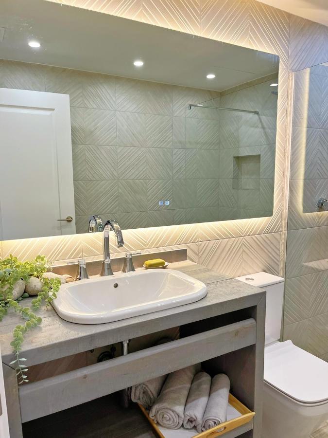 Cheerful Townhouse Center Sitges 5 Bedrooms Pool And Terrace Kültér fotó