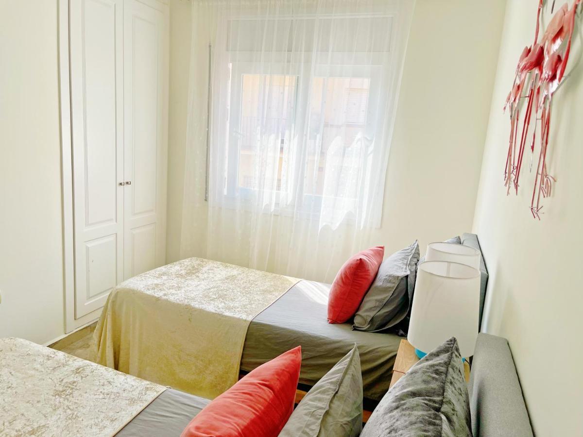 Cheerful Townhouse Center Sitges 5 Bedrooms Pool And Terrace Kültér fotó