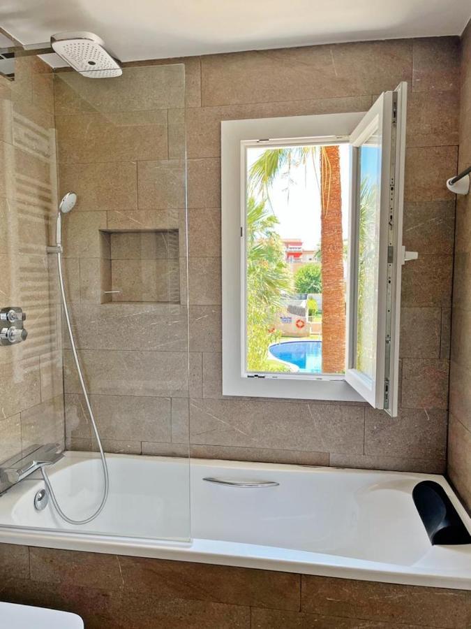 Cheerful Townhouse Center Sitges 5 Bedrooms Pool And Terrace Kültér fotó